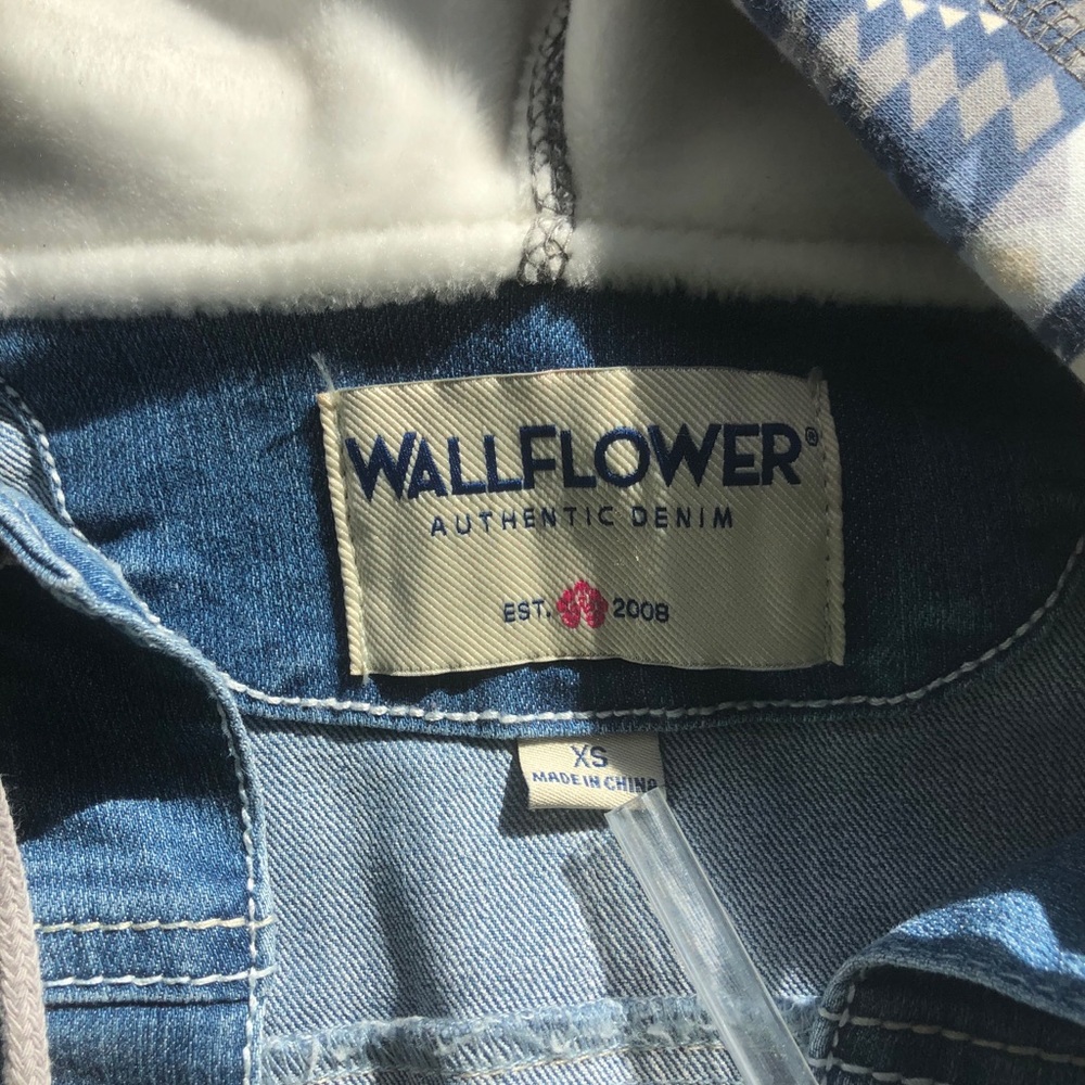 Jean jacket - Picture 2 of 3